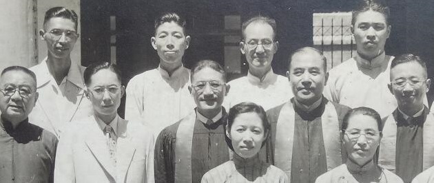上图：上海沪南清心堂一九五一年按立长老执事后留影。第二排左二是清心堂主任牧师汤仁熙。他是宋尚节一生的属灵挚友。